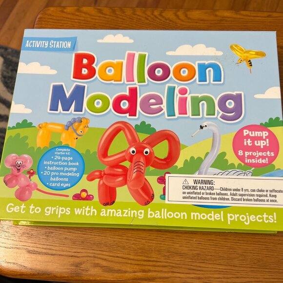 Balloon Modeling Kit With Pump & 24-Page Instruction Book Activity Station NEW - Picture 1 of 4